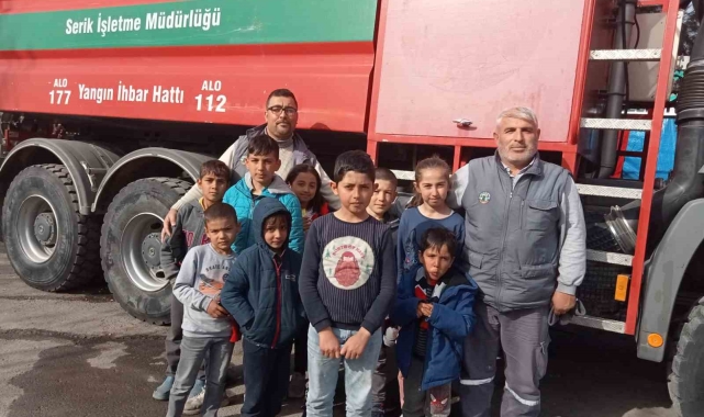 Biriktirdiği parayı, oyuncağı ile birlikte deprem bölgesine gönderdi