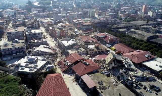 Deprem birinci sınıf tarım arazilerini yıktı 