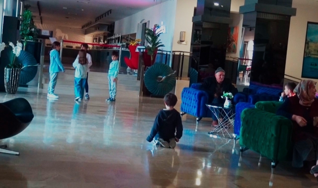 Depremzede çocuklar Antalya'da bir nebze olsun mutlu 