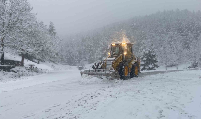 Dikkat ! Akseki'de 25 mahalle yolu kar sebebiyle kapalı