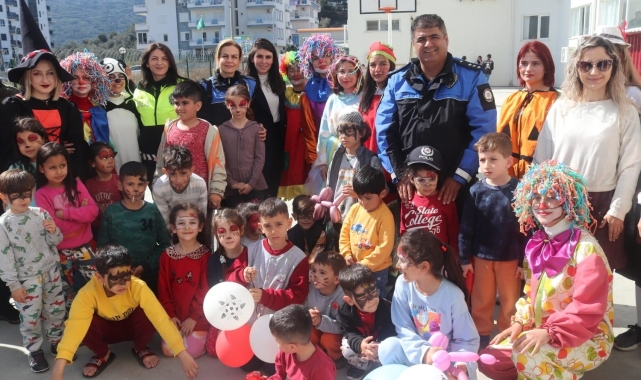 Gazipaşa'da depremzede çocuklara palyaço gösterisi