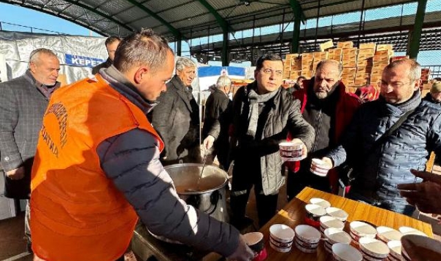 Kepez'den deprem bölgesine sıcak çorba