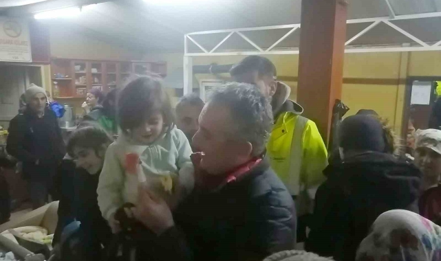 Küçük Lina'nın duygulandıran hediyesi, depremzede Beste'ye ulaştı