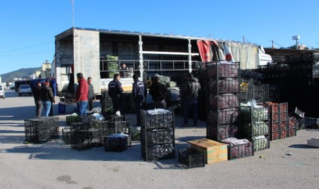 Kumluca'dan afet bölgesine 100 ton sebze
