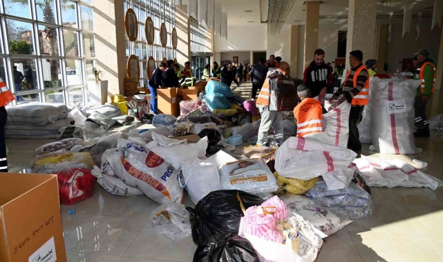 Manavgat, deprem bölgesi için tek yürek oldu