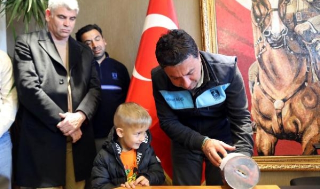 Mehmet Ege'den depremzedeler için duygulandıran bağış