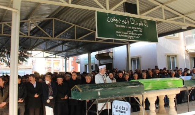 Suriye'de görevli doktor, depremde ölen eşi ve 3 çocuğunu toprağa verdi
