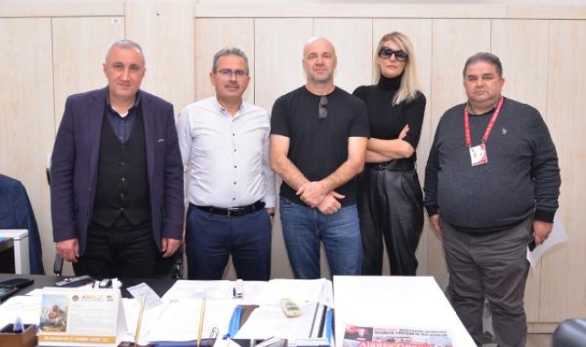 Turistten depremzedelere konteyner bağışı