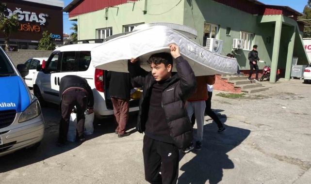 Türkiye'nin yangında seferber olduğu Manavgat, depremzedeler için tek yürek