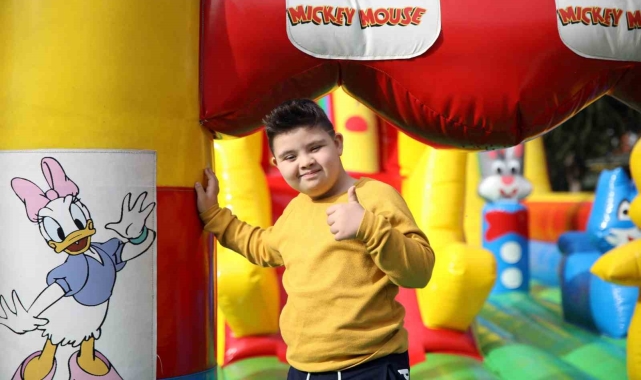 Alanya Belediyesi Down Sendromluları balon parkta buluşturdu