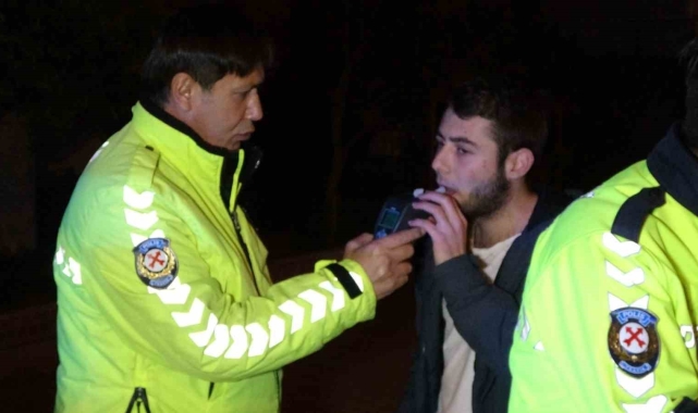 Alkollüyken kaza yapan arkadaşını kurtarmaya çalıştı, o da ceza yedi !