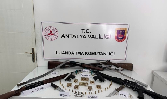 Antalya'da silah kaçakçılığı operasyonu