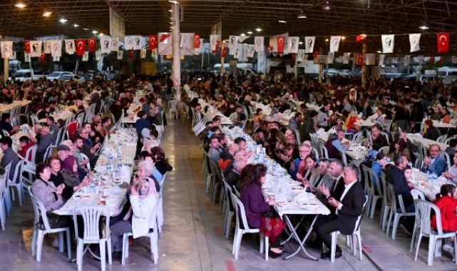 Başkan Uysal, mahalleliyle iftar yaptı 