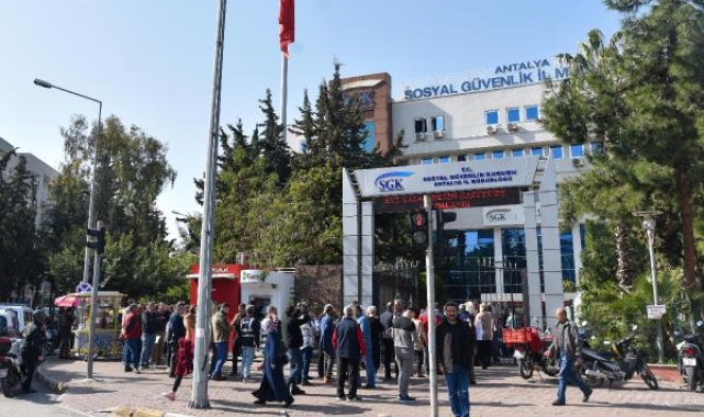 Bu bir rekor ! 120 dakikada 1680 başvuru