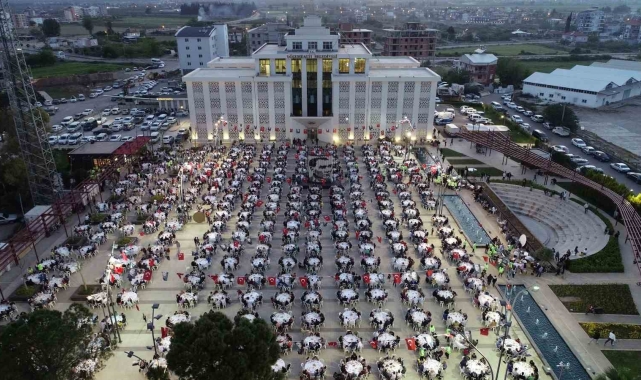 Döşemealtı'nda binlerce kişi iftar sofrasında ağırlanacak