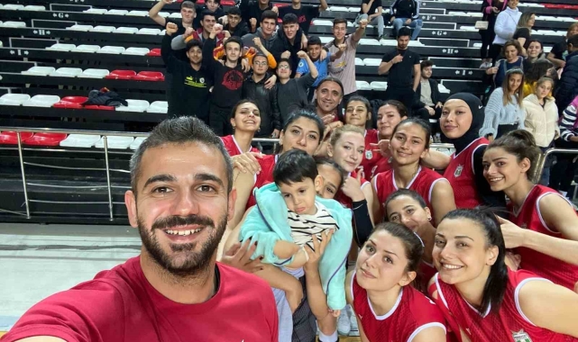 Kadın Voleybol Ligi'nde Şampiyon Manavgat Belediyespor