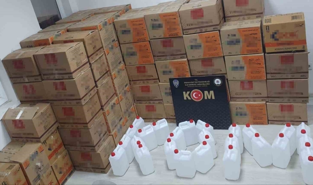 Kamyonette 2 bin litre sahte alkol ele geçirildi