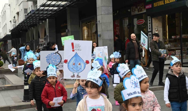 Miniklerden anlamlı yürüyüş