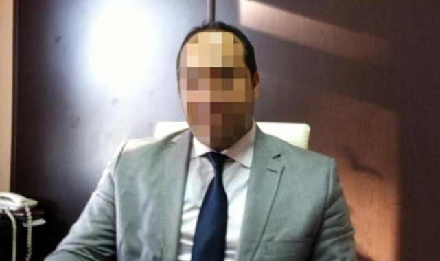 Önce öğretmeni ile, sürüldüğü okulda da veli ile ilişki yaşayan müdür !