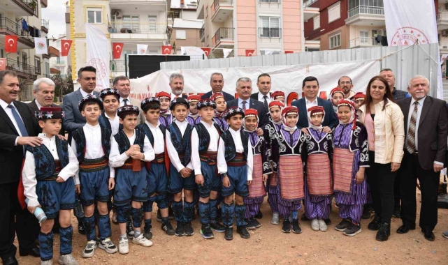 Tütüncü, "Kepez'e 41 okul, 41 kere maşallah"
