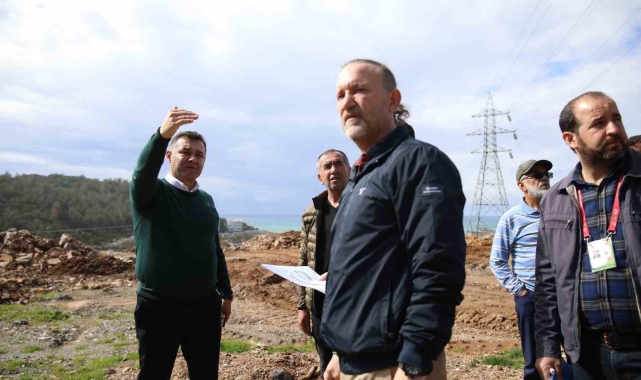 Alanya Belediyesi'nden 2 mahalleye spor tesisi sözü