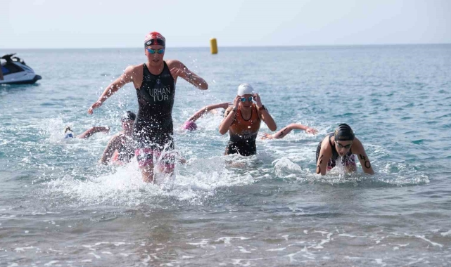 Alanya Justınıano Triatlonu ve Milli Takım seçmesi yapıldı