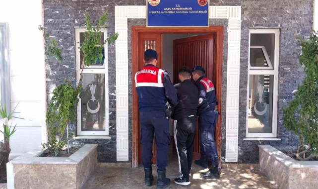 Antalya'da 13 yıl hapis cezasıyla aranan hükümlü yakalandı