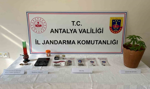 Antalya'da turizm bölgelerindeki uyuşturucu ticaretine operasyon: 16 gözaltı