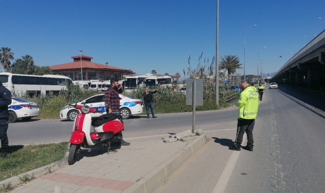 Başındaki kask sayesinde ölümden döndü 