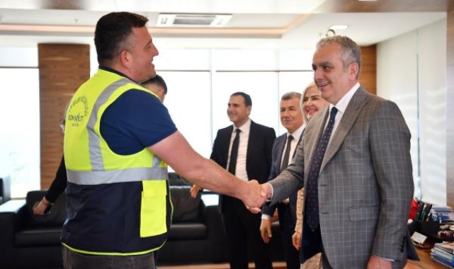 Başkan Esen personel ile bayramlaştı