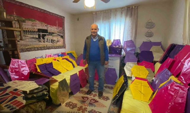 Depremzede çocuklar için 250 uçurtma yaptı