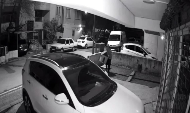 Gece vakti kedi kulübesine kap kaç !