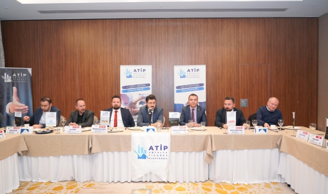 Kabasakal "Ülkeye ve Antalya'ya faydalı her siyasetin yanındayız"