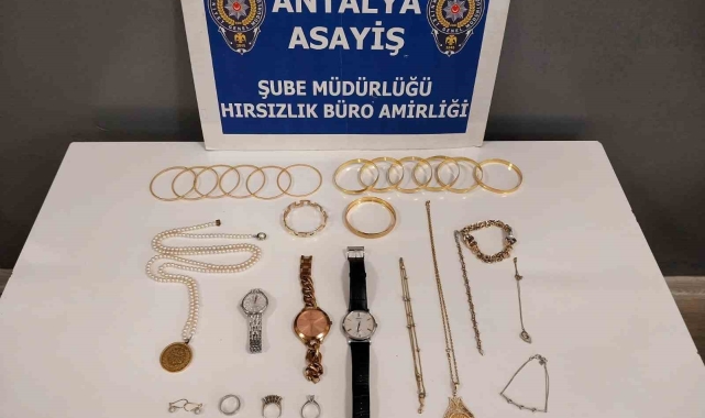 Kayıp 400 bin TL değerindeki kayıp ziynet eşya çantasını polis buldu
