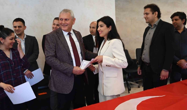 Kemer Belediyesi'nde memurlar yemin etti