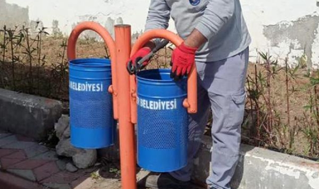 Kemer'de çöp kovaları yenileniyor