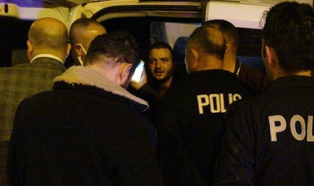 Kendisini evlatlık veren babasını para tartışmasında öldüren sanığa 20 yıl hapis