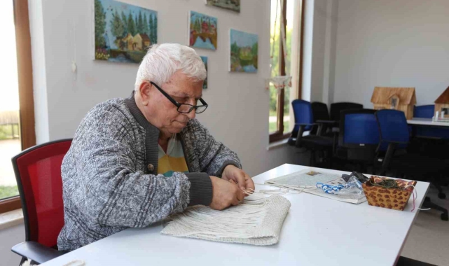 Kepez Huzurevi atölyeleri rengârenk