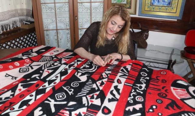 Tarihi kilimin desenleri keçeye işlendi