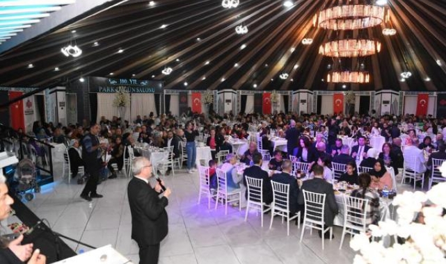 Vali Yazıcı, 'bir lokma, bin sofra' etkinliğinde vatandaşlarla iftar yaptı