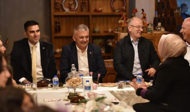 Vali Yazıcı, iftarını Elmalı İlçe Jandarma Komutanlığı'nda yaptı