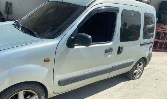 3 kişi tarafından yolu kesilip av tüfeğiyle vuruldu