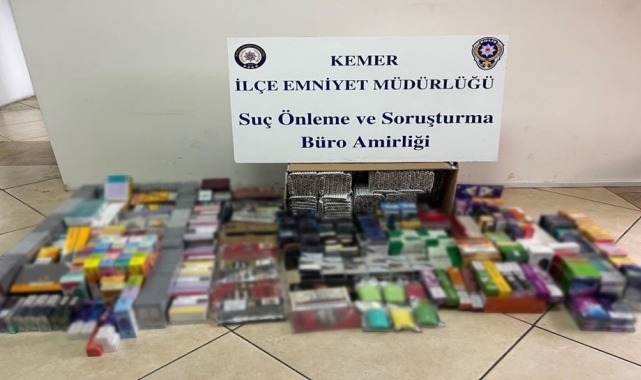 Antalya'da 4 farklı iş yerine elektronik ve kaçak sigara operasyonu