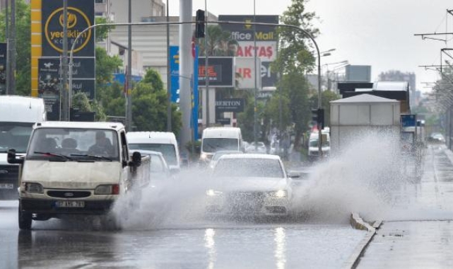 Antalya'da yağmur etkili oldu