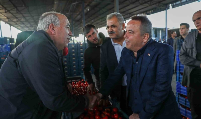 Başkan Böcek" Hal esnafının problemlerinin çözümünde yanlarındayım"