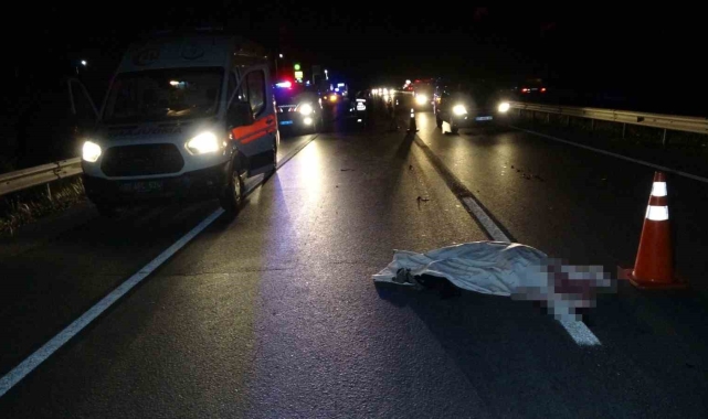 Bir otomobilin çarpıp diğer aracın üzerinden geçtiği yaya hayatını kaybetti