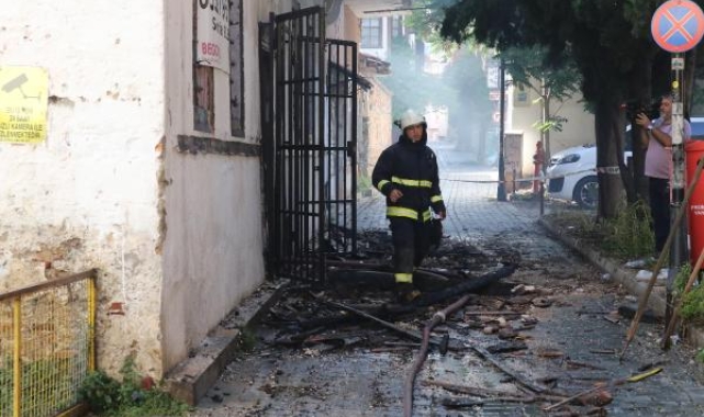 Kaleiçi'nde tarihi ev küle döndü !