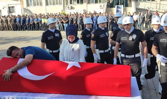 Kazada ölen polis memurunun cenazesi törenle memleketine uğurlandı