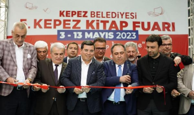Kepez Kitap Fuarı kapılarını açtı
