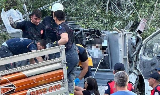 Kumluca'da kaza: 2 ölü, 1 yaralı